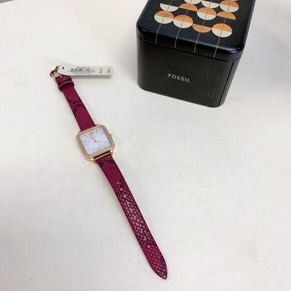 Fossil BQ3919 Colleen Three-Hand Red Leather Watch - Picture 7 of 8